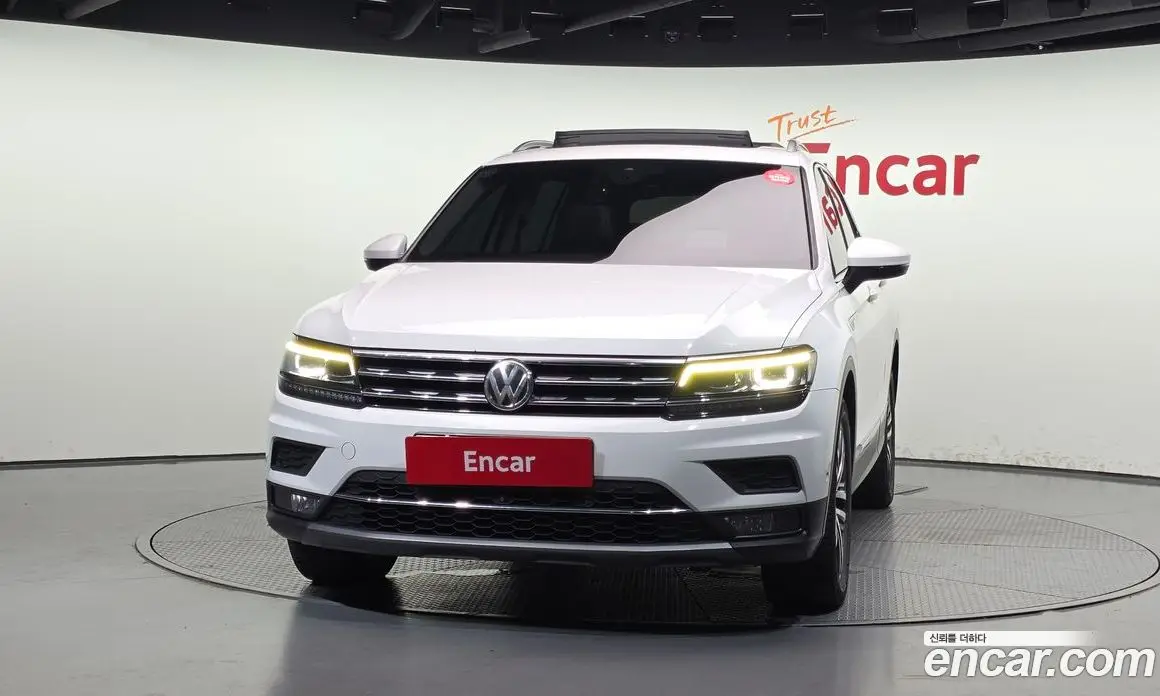 Volkswagen Tiguan 2018 2.0 автомат (гидро), фото 3 Volkswagen Tiguan 2018 2.0 автомат (гидро), фото 3
