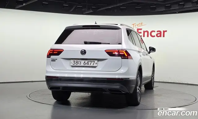 Volkswagen Tiguan 2018 2.0 автомат (гидро), миниатюра 4 Volkswagen Tiguan 2018 2.0 автомат (гидро), миниатюра 4