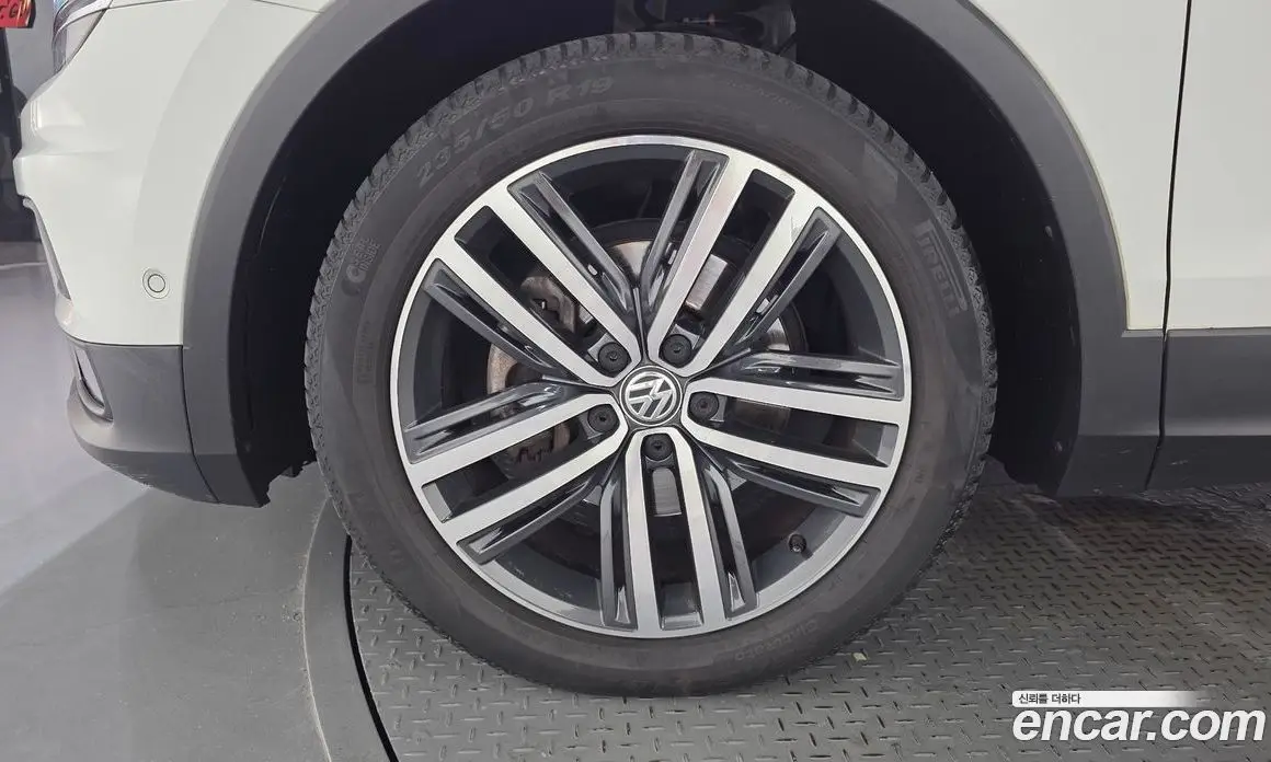 Volkswagen Tiguan 2018 2.0 автомат (гидро), фото 5 Volkswagen Tiguan 2018 2.0 автомат (гидро), фото 5