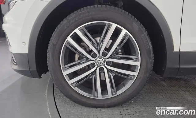 Volkswagen Tiguan 2018 2.0 автомат (гидро), миниатюра 5 Volkswagen Tiguan 2018 2.0 автомат (гидро), миниатюра 5