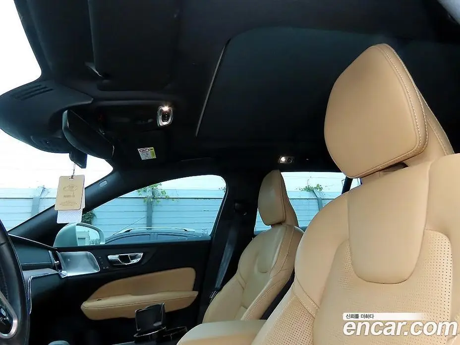 Volvo V60 2021 2.0 автомат (гидро), фото 16
