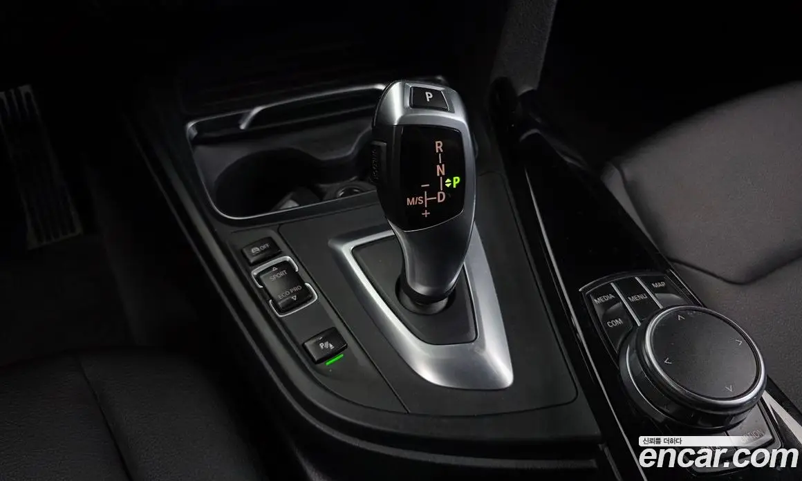 BMW 3 серия 2017 2.0 автомат (гидро), фото 9