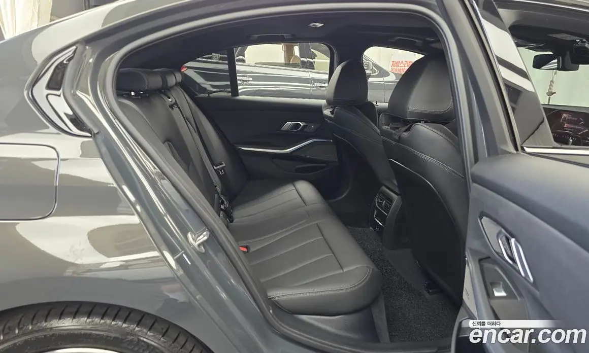 BMW 3 серия 2025 2.0 автомат (гидро), фото 12 BMW 3 серия 2025 2.0 автомат (гидро), фото 12