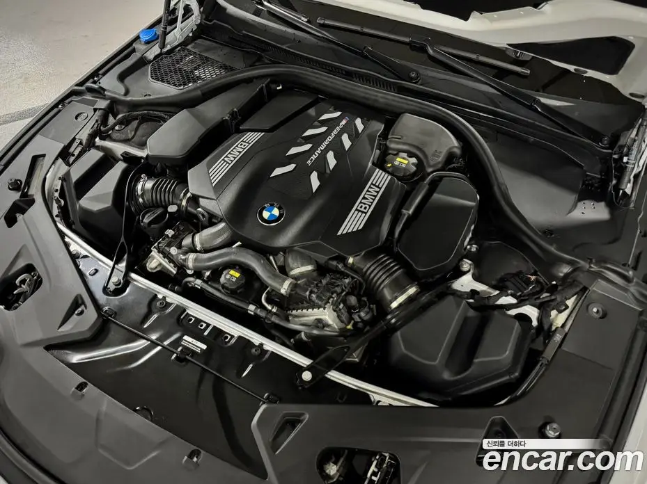 BMW 8 серия 2023 4.4 автомат (гидро), фото 6