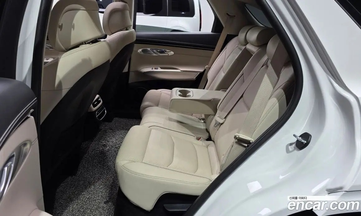Genesis GV70 2023 2.5 автомат (гидро), фото 16 Genesis GV70 2023 2.5 автомат (гидро), фото 16