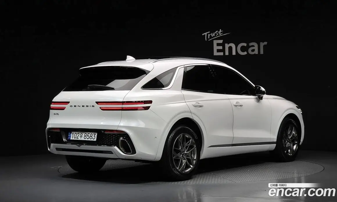 Genesis GV70 2023 2.5 автомат (гидро), фото 3 Genesis GV70 2023 2.5 автомат (гидро), фото 3