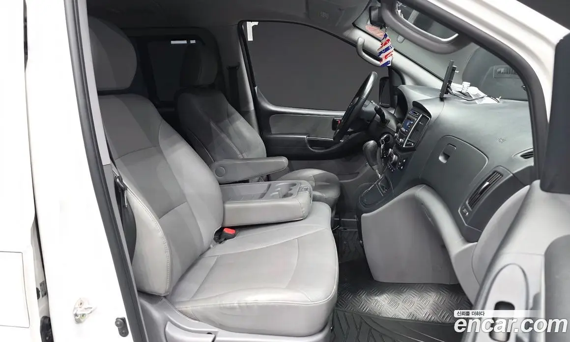 Hyundai Starex 2017 2.5 автомат (гидро), фото 11 Hyundai Starex 2017 2.5 автомат (гидро), фото 11