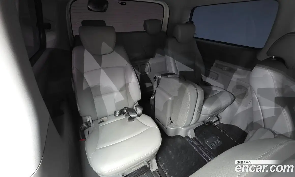 Hyundai Starex 2017 2.5 автомат (гидро), фото 19 Hyundai Starex 2017 2.5 автомат (гидро), фото 19