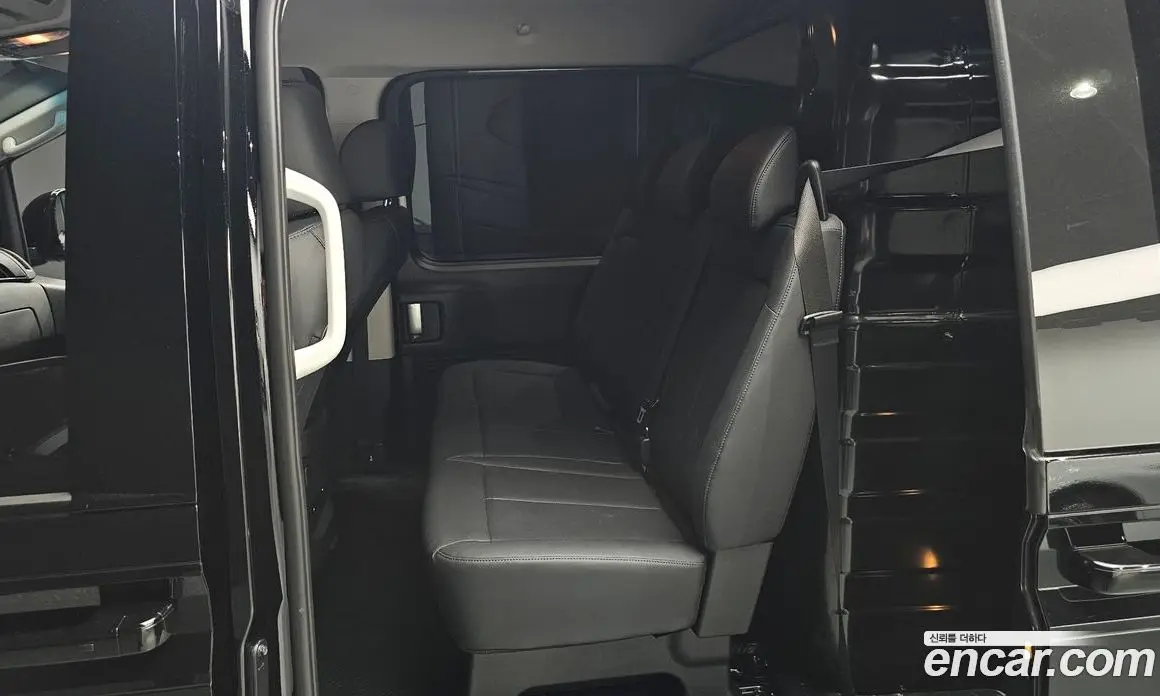 Hyundai Staria 2025 3.5 автомат (гидро), фото 12