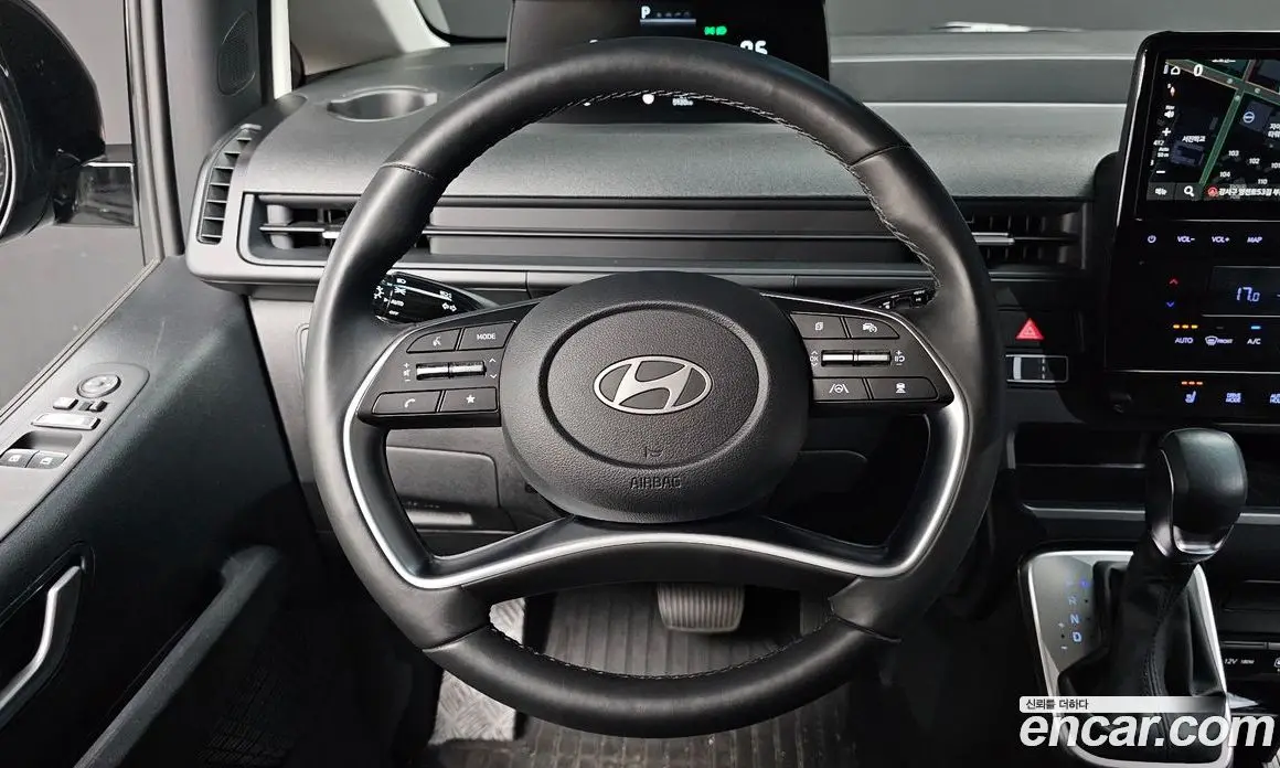 Hyundai Staria 2025 3.5 автомат (гидро), фото 13