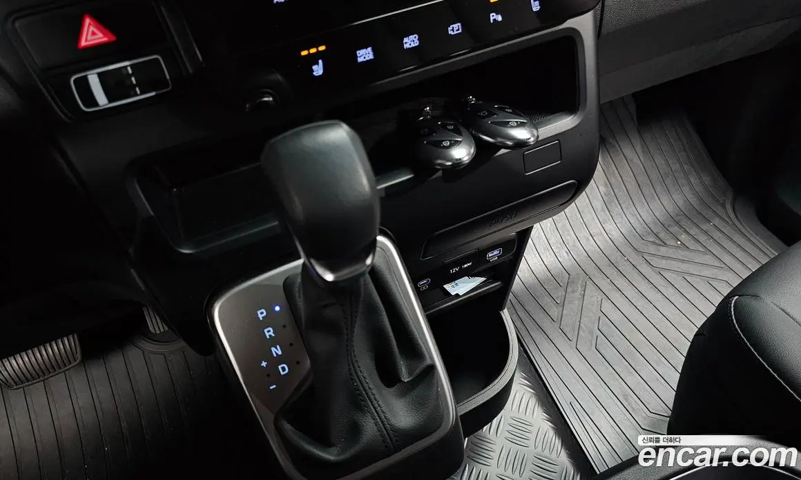 Hyundai Staria 2025 3.5 автомат (гидро), фото 9