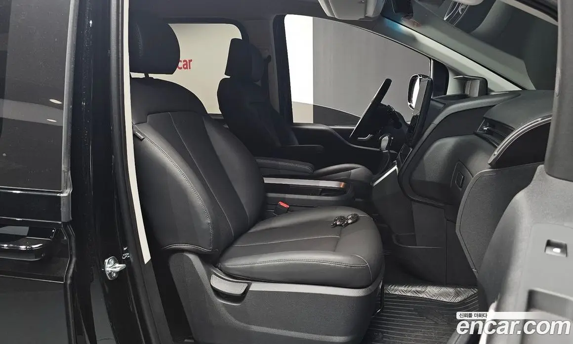 Hyundai Staria 2025 3.5 автомат (гидро), фото 10