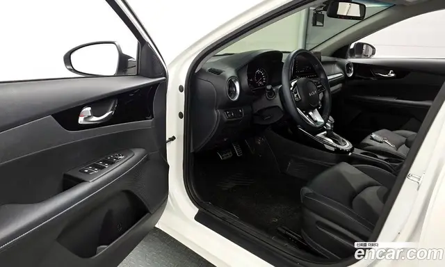 Kia K3 2023 1.6 автомат (гидро), миниатюра 10 Kia K3 2023 1.6 автомат (гидро), миниатюра 10