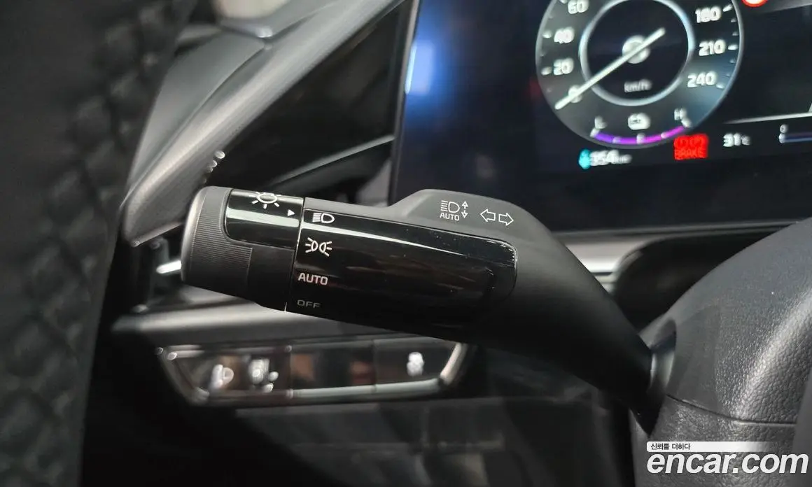 Kia Niro 2023 0.2 автомат (гидро), фото 16 Kia Niro 2023 0.2 автомат (гидро), фото 16