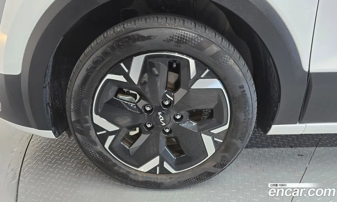 Kia Niro 2023 0.2 автомат (гидро), фото 5 Kia Niro 2023 0.2 автомат (гидро), фото 5