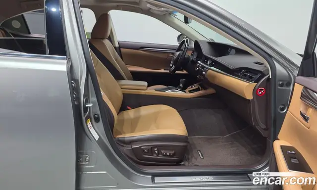 Lexus ES 2017 2.5 автомат (гидро), миниатюра 11