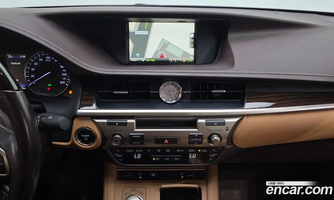 Lexus ES 2017 2.5 автомат (гидро), фото 13