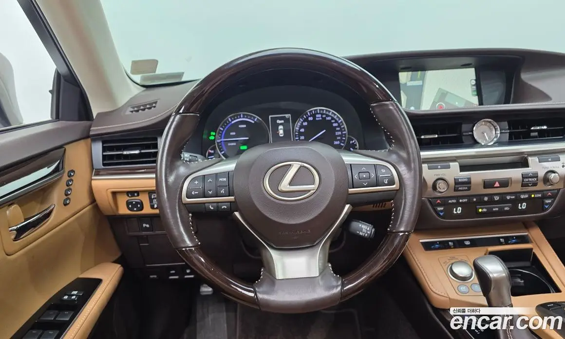Lexus ES 2017 2.5 автомат (гидро), фото 14