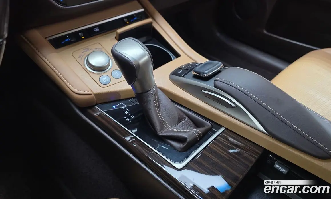 Lexus ES 2017 2.5 автомат (гидро), фото 9