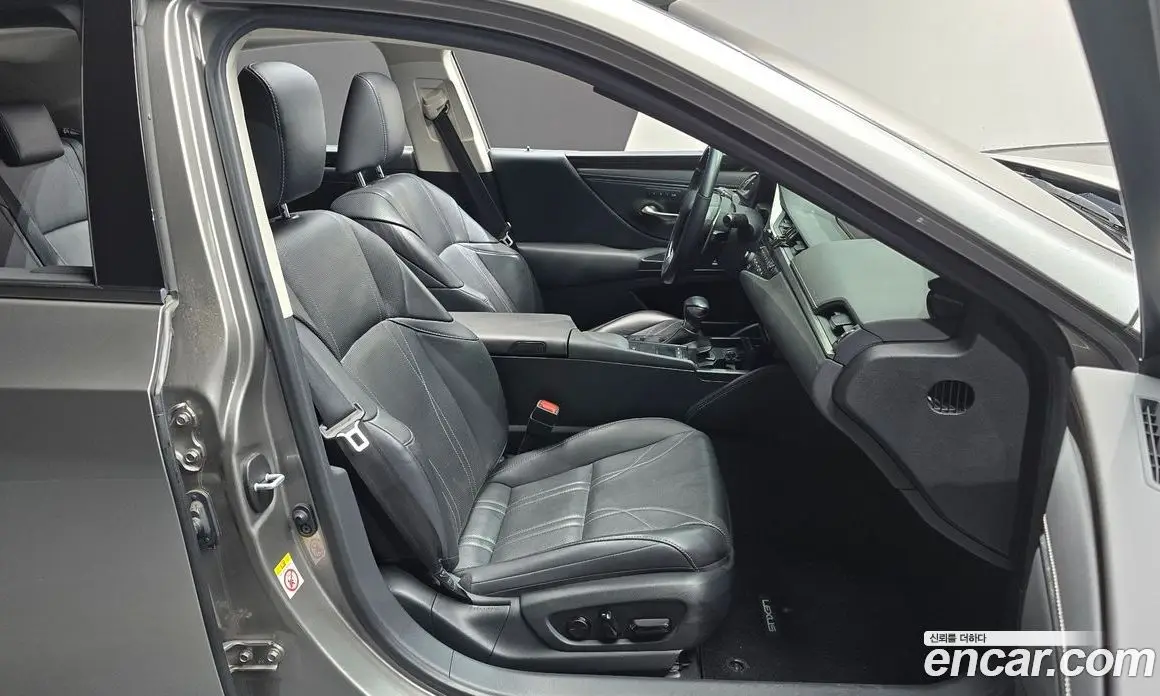 Lexus ES 2018 2.5 автомат (гидро), фото 11