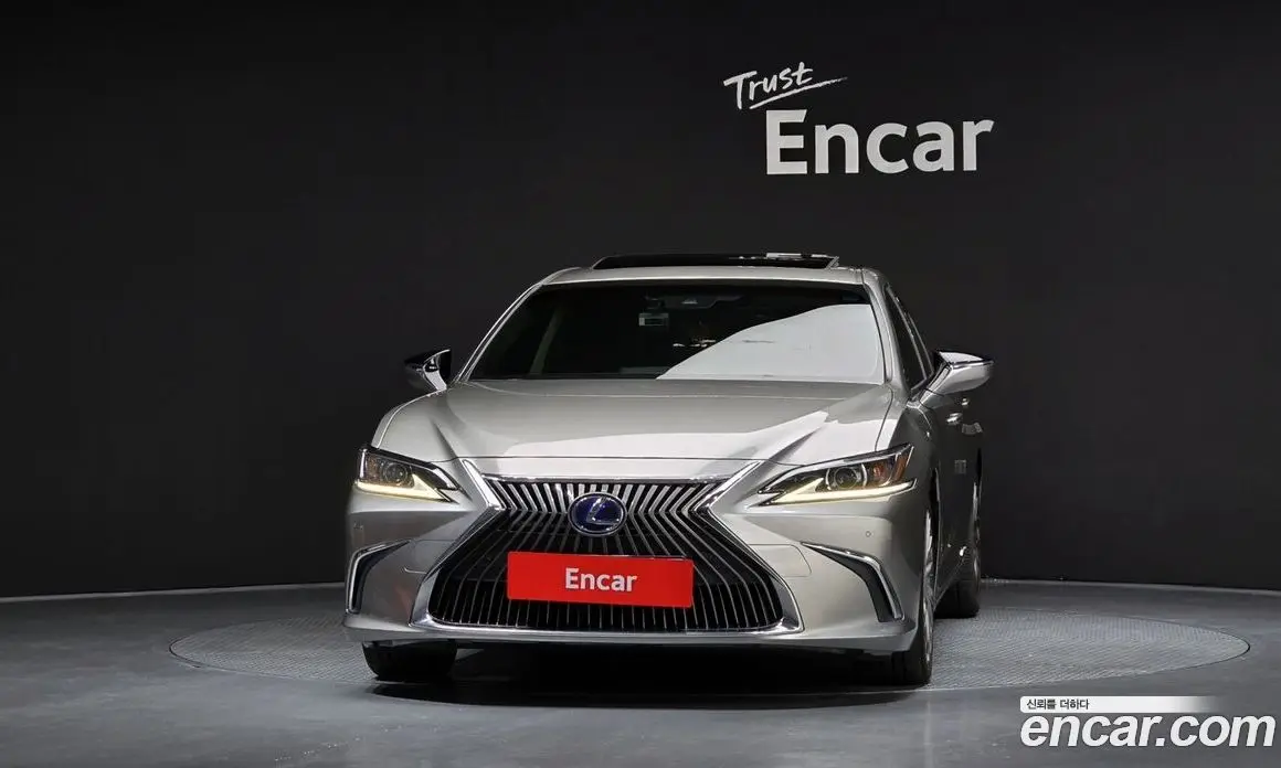 Lexus ES 2018 2.5 автомат (гидро), фото 3