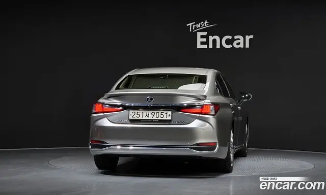 Lexus ES 2018 2.5 автомат (гидро), миниатюра 4
