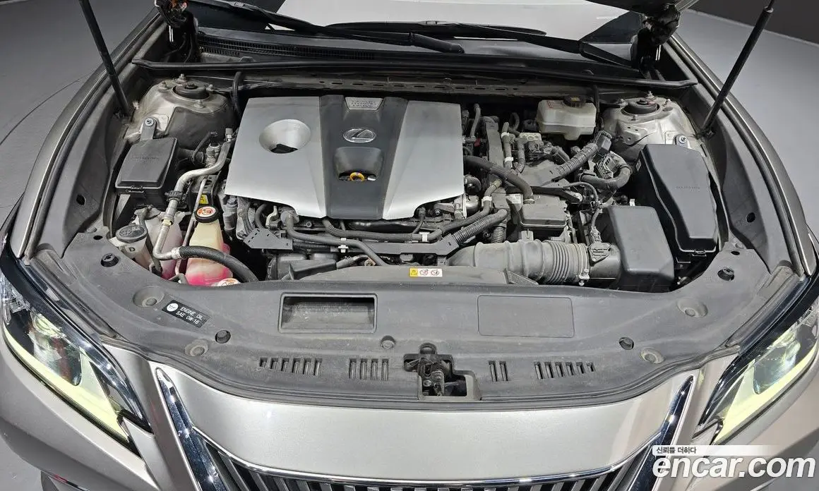 Lexus ES 2018 2.5 автомат (гидро), фото 6