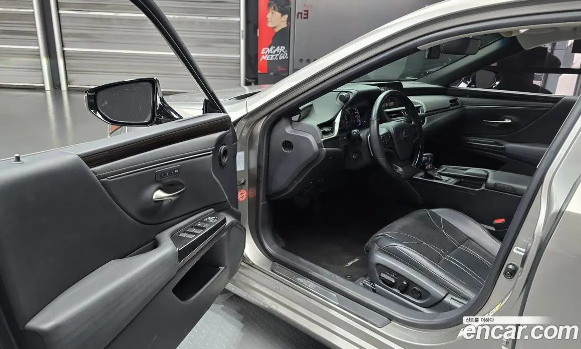 Lexus ES 2018 2.5 автомат (гидро), фото 10