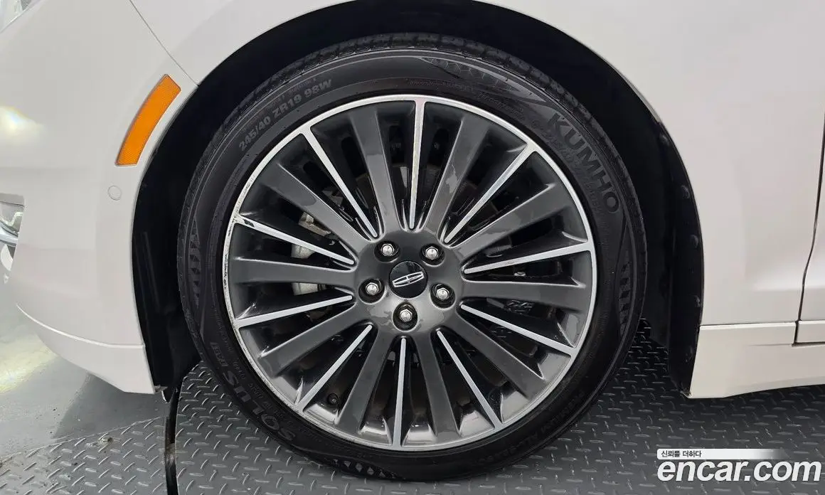 Lincoln MKZ 2016 2.0 автомат (гидро), фото 5 Lincoln MKZ 2016 2.0 автомат (гидро), фото 5