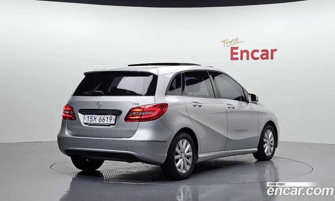 Mercedes-Benz B-Class 2014 1.8 автомат (гидро), фото 2 Mercedes-Benz B-Class 2014 1.8 автомат (гидро), фото 2
