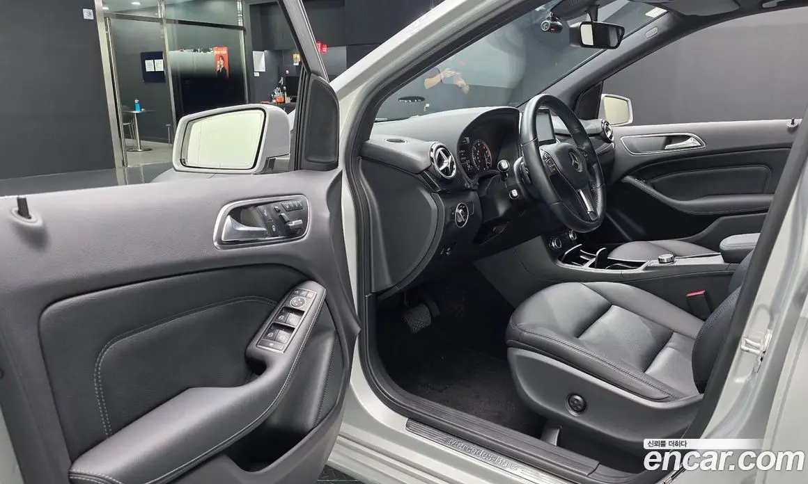 Mercedes-Benz B-Class 2014 1.8 автомат (гидро), фото 10 Mercedes-Benz B-Class 2014 1.8 автомат (гидро), фото 10