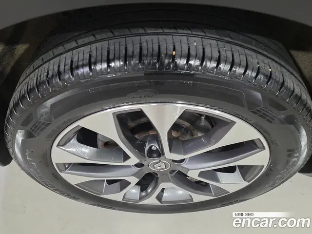Renault (Samsung) QM6 2016 2.0 автомат (гидро), миниатюра 5 Renault (Samsung) QM6 2016 2.0 автомат (гидро), миниатюра 5