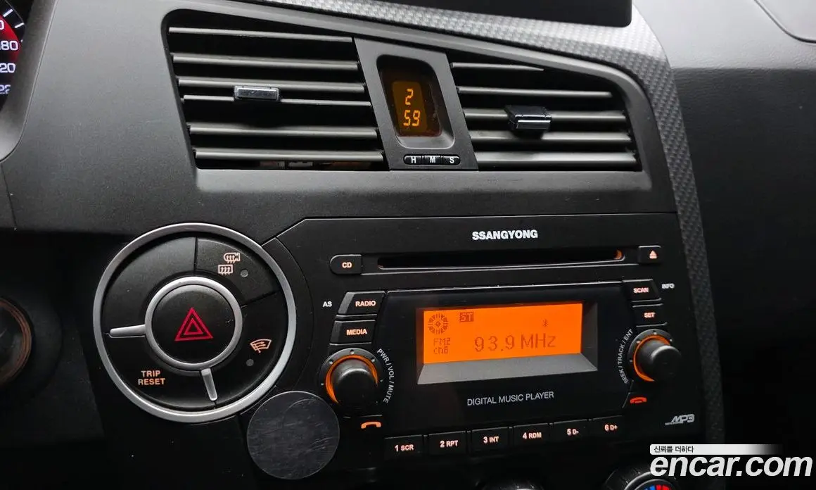 SsangYong Korando 2015 2.0 автомат (гидро), фото 16