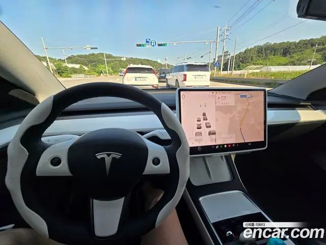 Tesla Model 3 2022 автомат (гидро), миниатюра 5