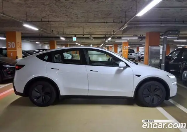 Tesla Model Y 2026 0.1 автомат (гидро), миниатюра 12
