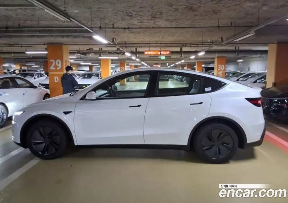 Tesla Model Y 2026 0.1 автомат (гидро), фото 5 Tesla Model Y 2026 0.1 автомат (гидро), фото 5