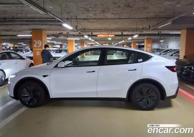 Tesla Model Y 2026 0.1 автомат (гидро), миниатюра 5 Tesla Model Y 2026 0.1 автомат (гидро), миниатюра 5