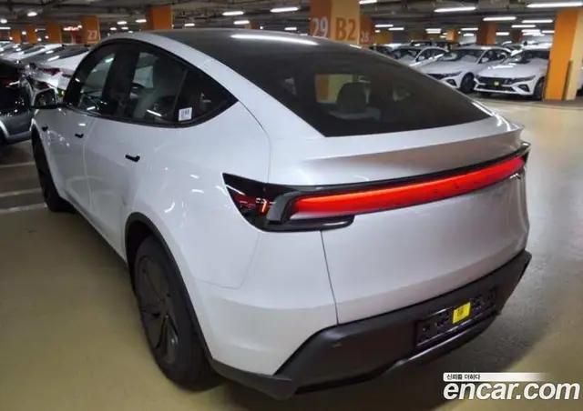 Tesla Model Y 2026 0.1 автомат (гидро), миниатюра 10 Tesla Model Y 2026 0.1 автомат (гидро), миниатюра 10