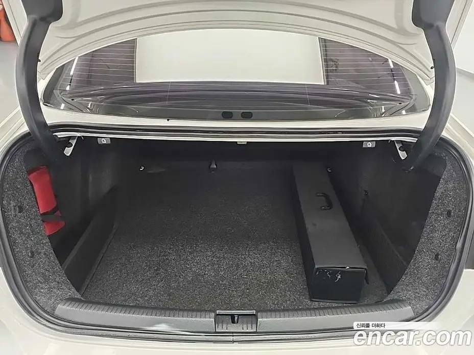 Volkswagen Jetta 2013 1.6 автомат (гидро), фото 18 Volkswagen Jetta 2013 1.6 автомат (гидро), фото 18