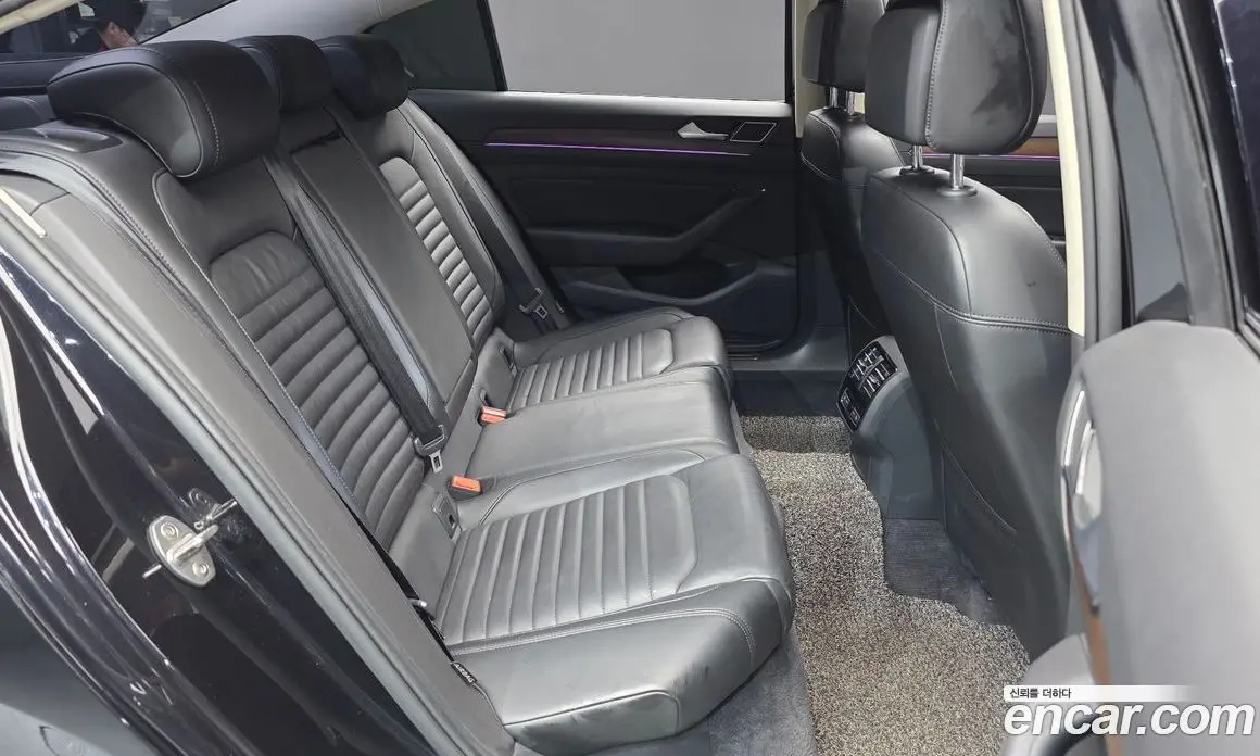 Volkswagen Passat 2018 2.0 автомат (гидро), фото 12