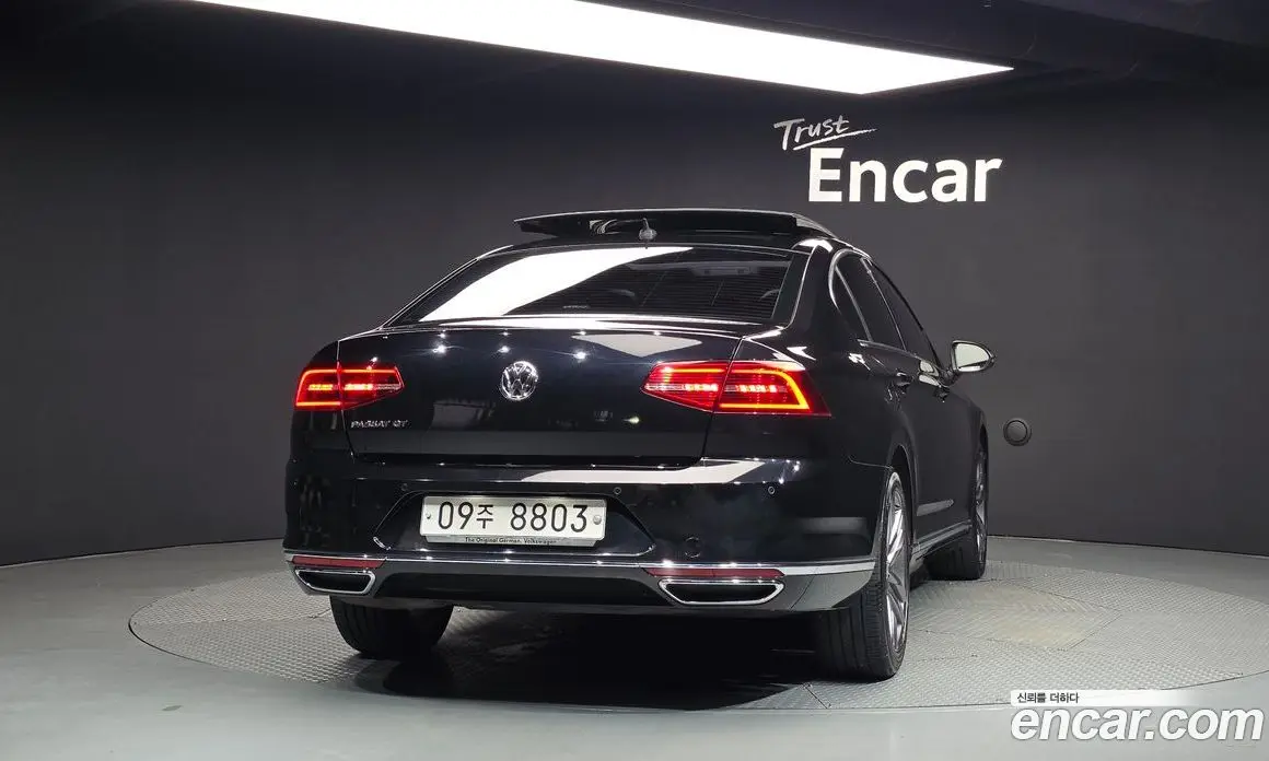Volkswagen Passat 2018 2.0 автомат (гидро), фото 4