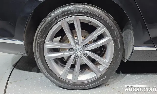 Volkswagen Passat 2018 2.0 автомат (гидро), миниатюра 5