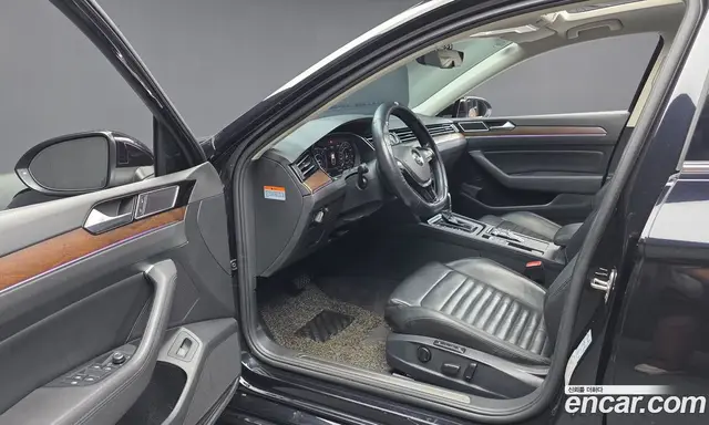 Volkswagen Passat 2018 2.0 автомат (гидро), миниатюра 10