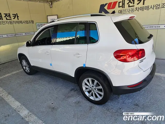 Volkswagen Tiguan 2013 2.0 автомат (гидро), миниатюра 2