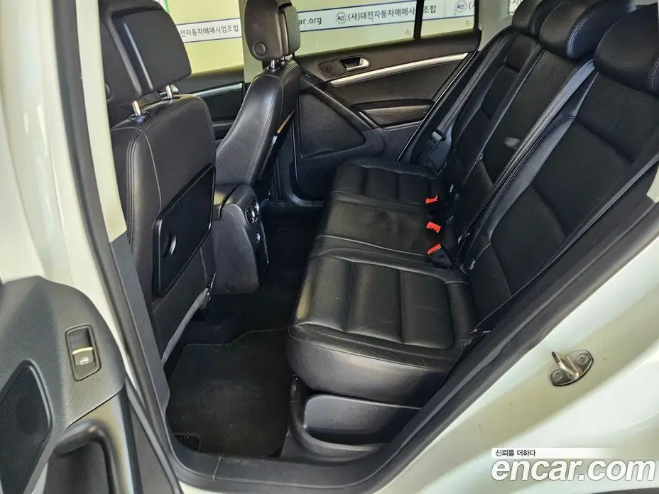 Volkswagen Tiguan 2013 2.0 автомат (гидро), фото 12