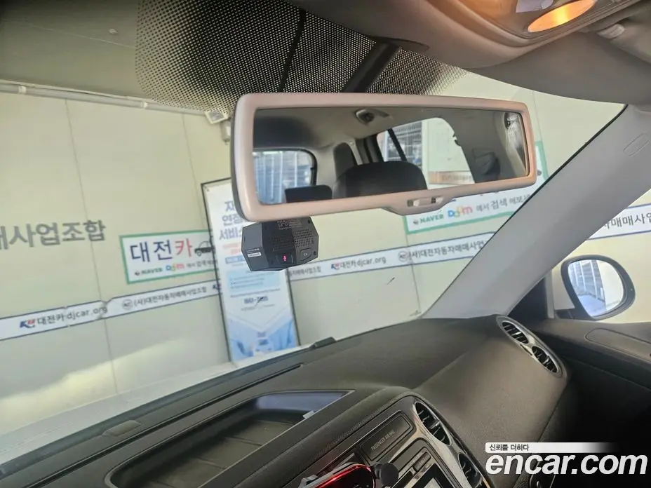 Volkswagen Tiguan 2013 2.0 автомат (гидро), фото 14