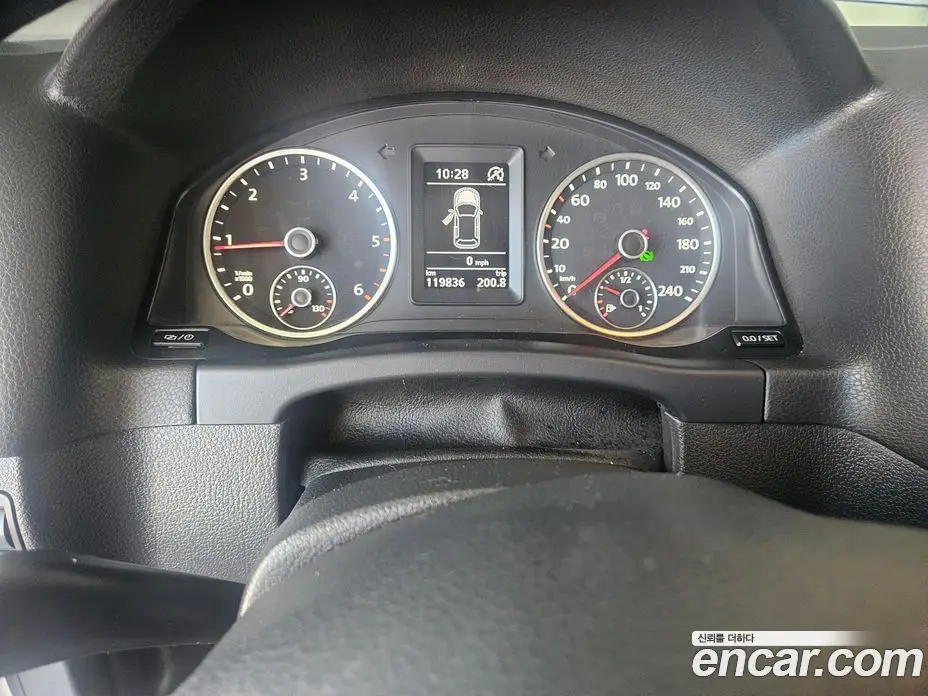 Volkswagen Tiguan 2013 2.0 автомат (гидро), фото 8