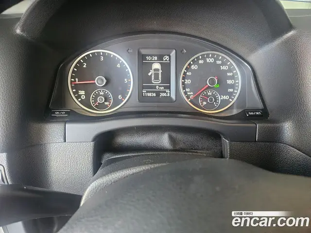 Volkswagen Tiguan 2013 2.0 автомат (гидро), миниатюра 8