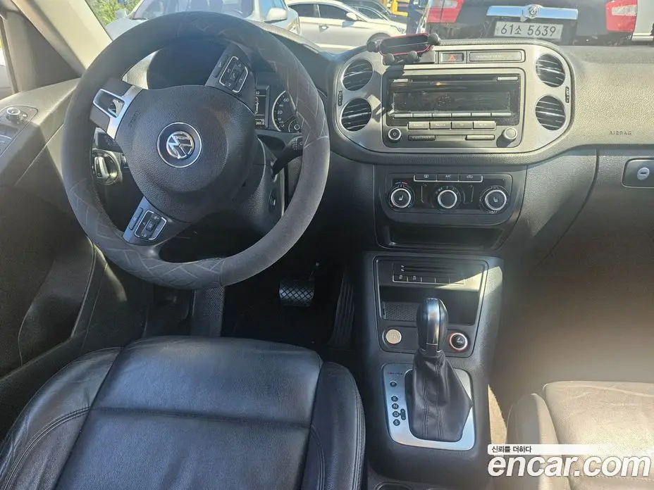 Volkswagen Tiguan 2013 2.0 автомат (гидро), фото 10