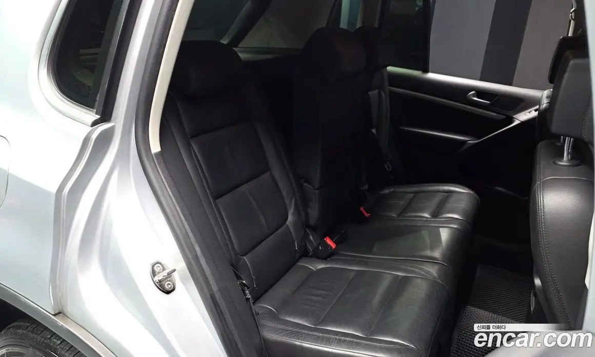 Volkswagen Tiguan 2014 2.0 автомат (гидро), фото 13